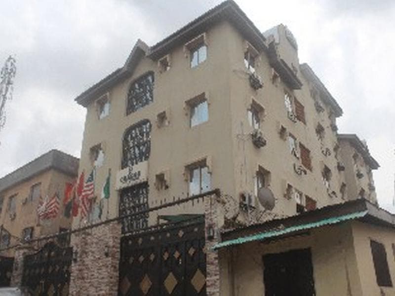 Oragon Hotel & Suites main