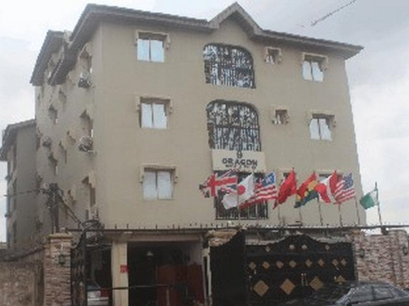 Oragon Hotel & Suites photo 1