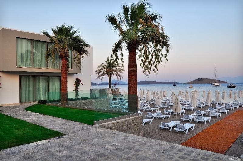 Lugga Boutique Hotel & Beach 4