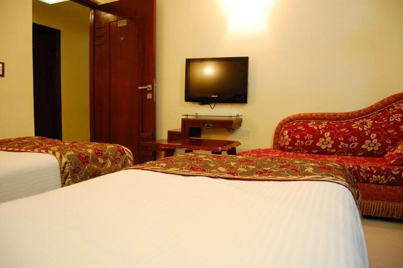 Taj Inn Hotel photo 1