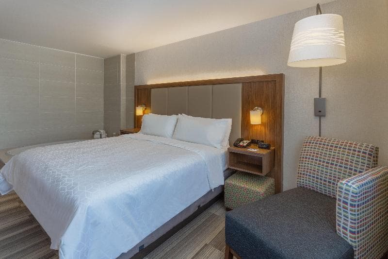 Holiday Inn Express LaGuardia Airport photo 1