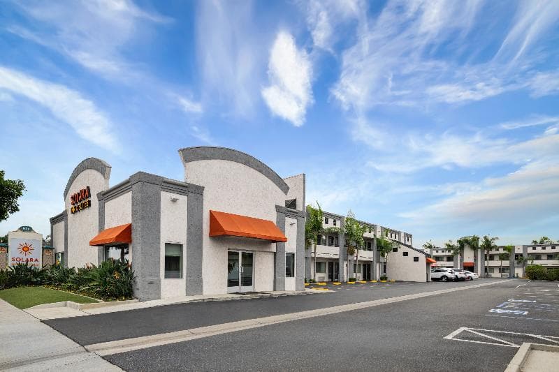 Solara Inn & Suites 4
