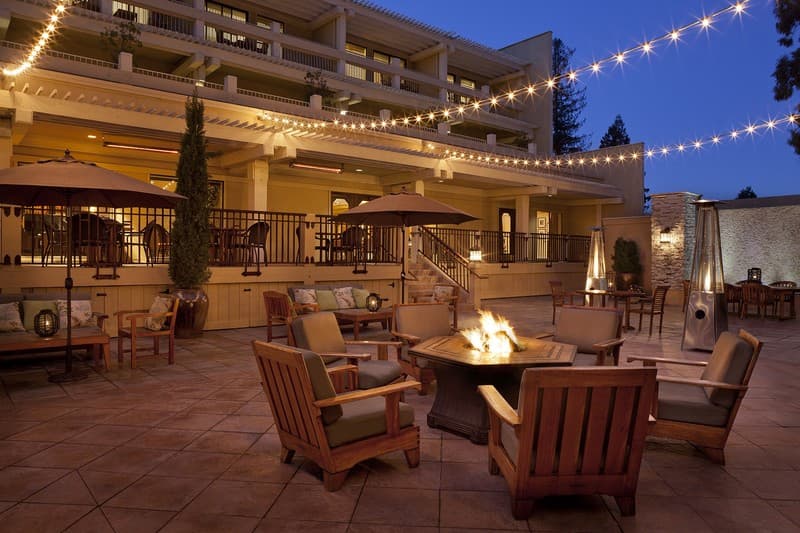Toll House Hotel photo 1