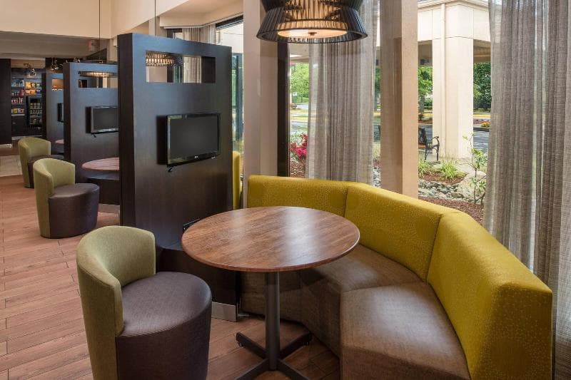 Courtyard By Marriott Seattle Southcenter 5