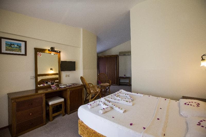 Valeri Beach Hotel 5