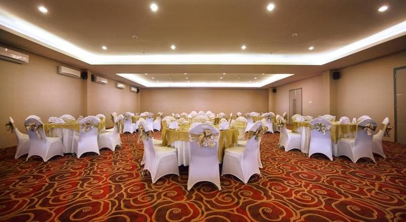 Hotel Neo Candi Semarang 2