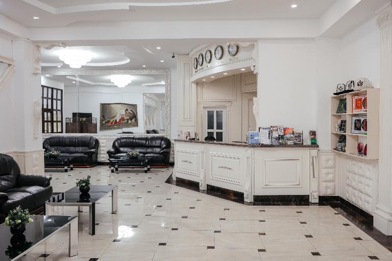 Grand Hotel 3