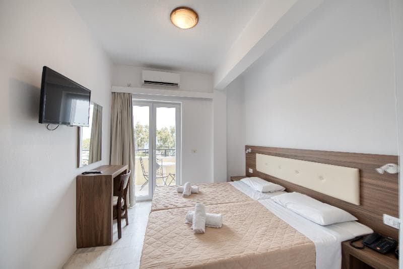 Hotel Santorini main