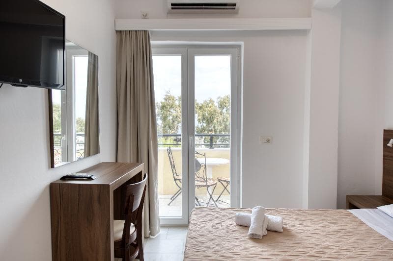 Hotel Santorini 3