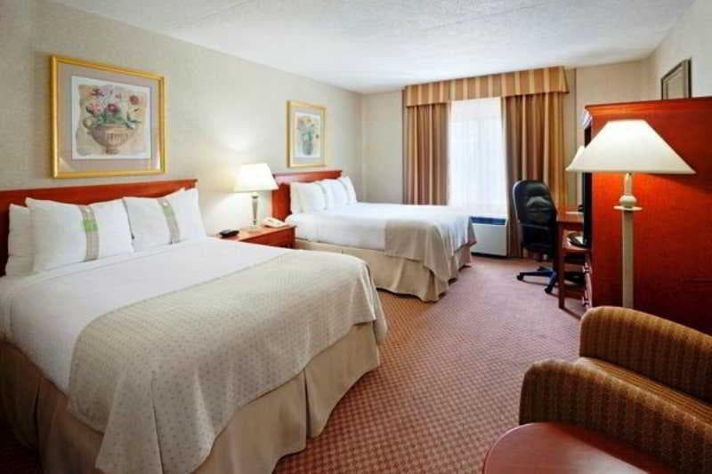 Holiday Inn Mississauga Toronto West 3