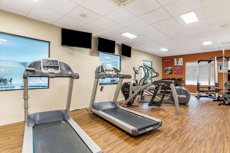 Comfort Suites Grand Rapids North 2