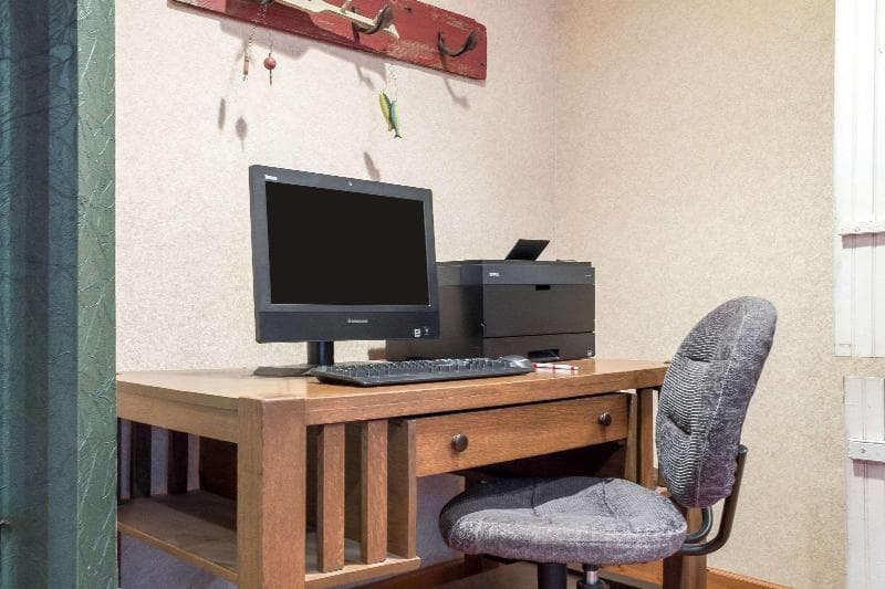 Comfort Suites Rapid River Lodge main