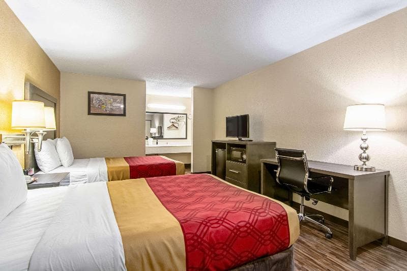 Econo Lodge Inn & Suites Matthews - Charlotte 3
