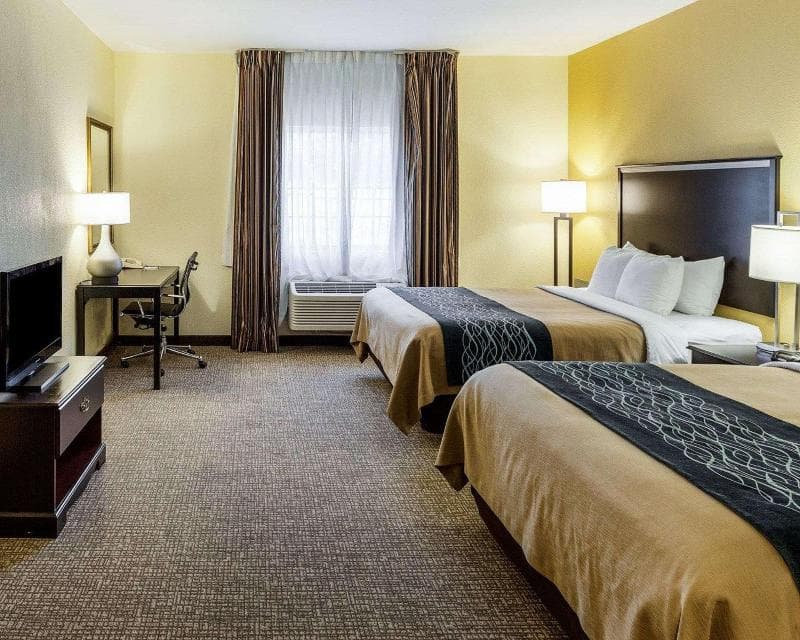 Comfort Inn & Suites Texas Hill Country photo 1