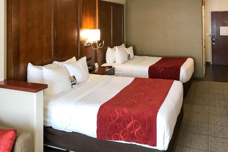 Comfort Suites Near Six Flags Magic Mountain 2