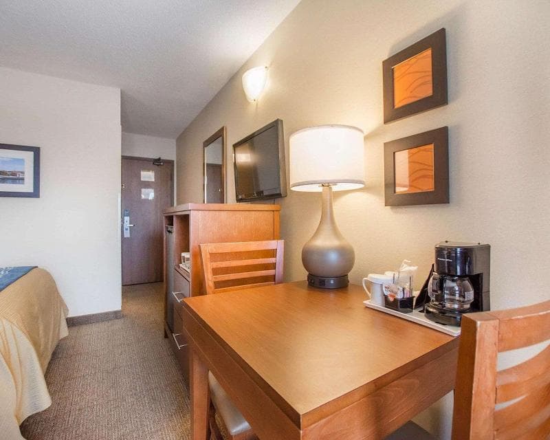 Comfort Inn 2