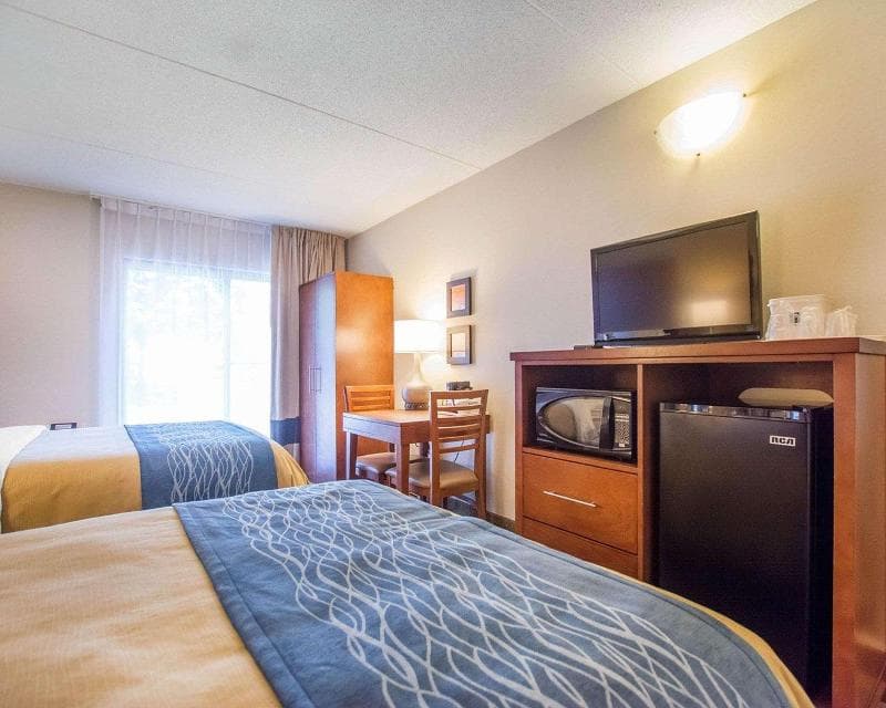 Comfort Inn 4