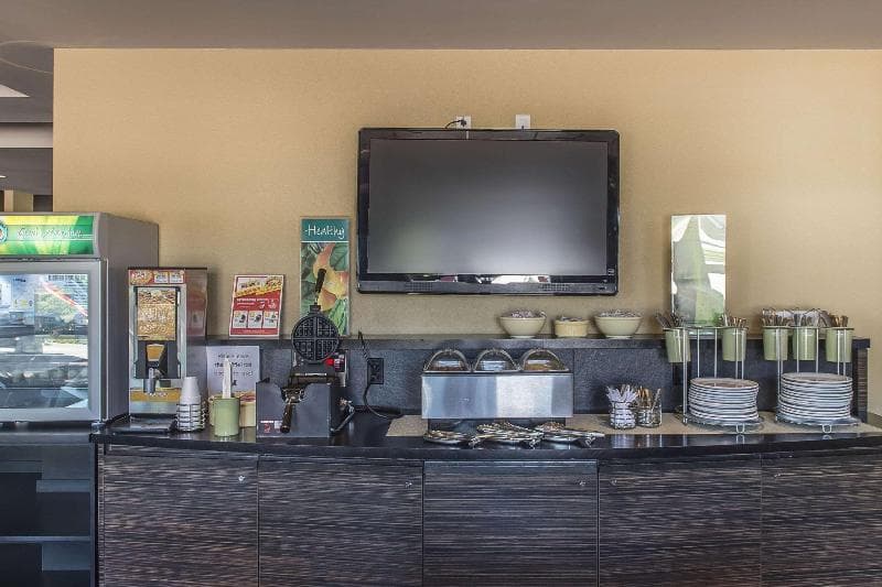 Quality Inn & Suites Petawawa 3