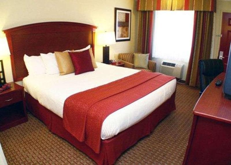 Quality Inn & Suites Santa Cruz Mountains photo 1