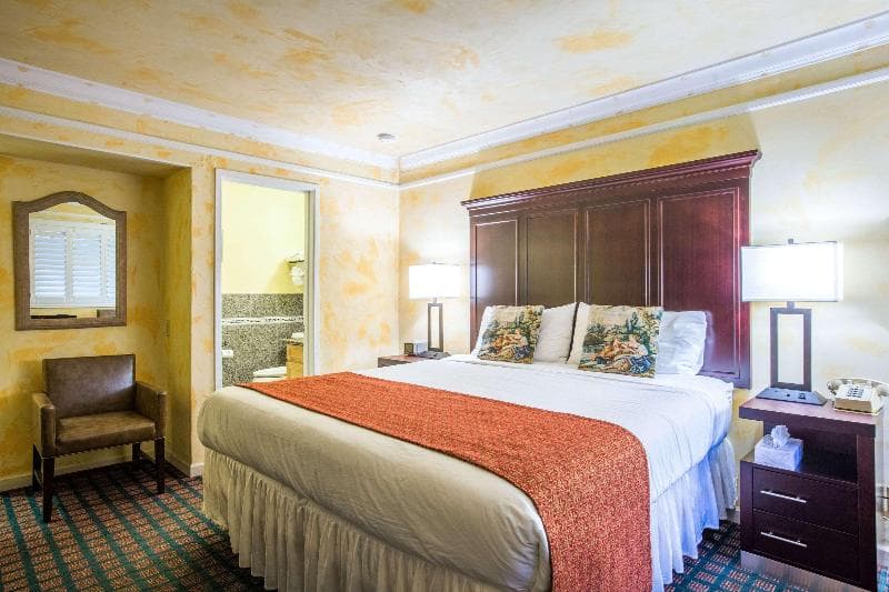 Clarion Collection Carmel Oaks Inn photo 1