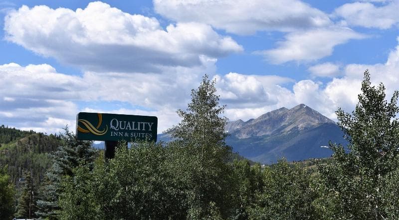 Quality Inn & Suites Summit County 5