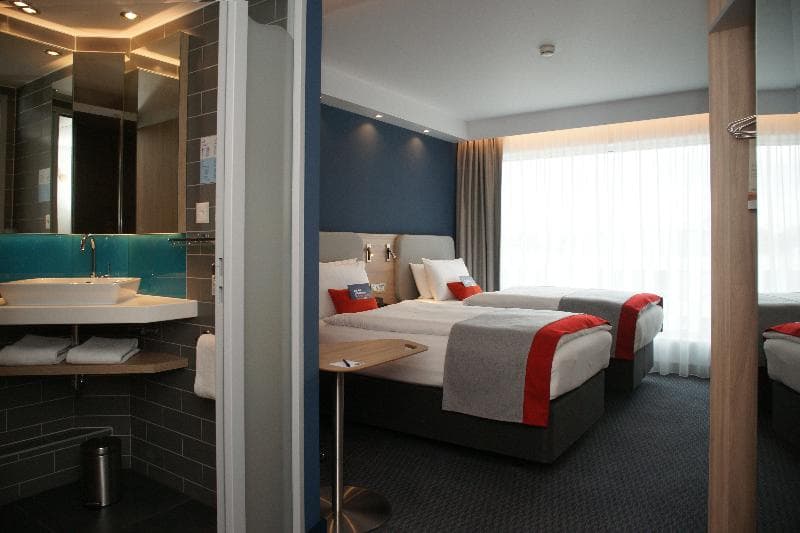 Holiday Inn Express Zürich Airport 5