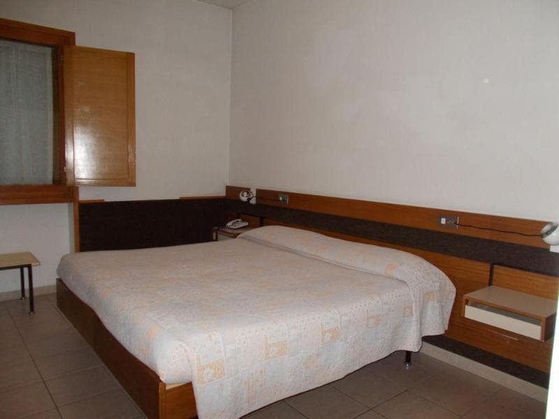 Hotel Holidays 2
