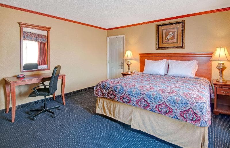 Days Inn By Wyndham Albuquerque Downtown photo 1