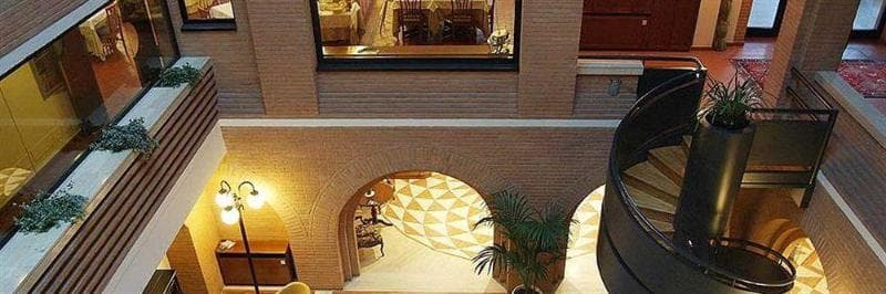 Hostellerie Du Cheval Blanc 5