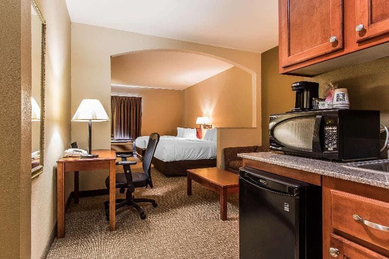 Quality Suites New Iberia 3