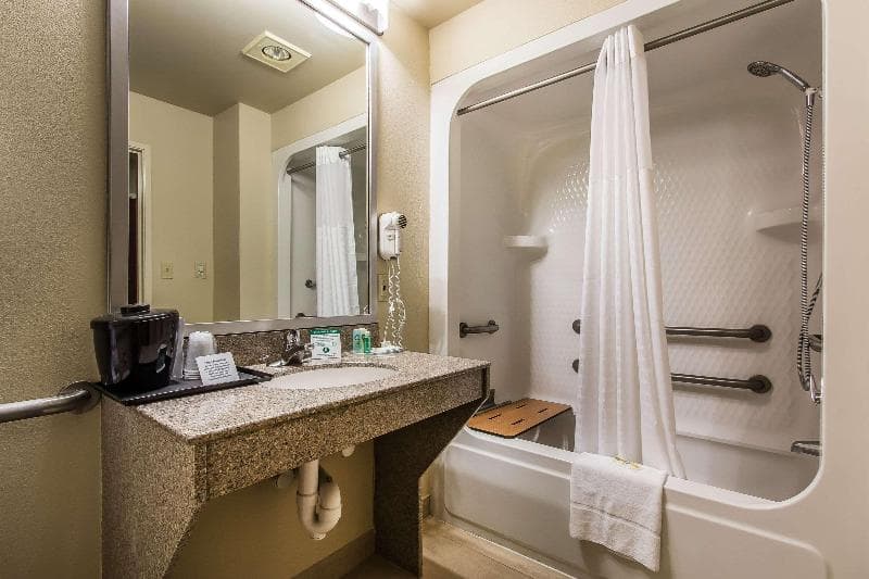 Quality Suites New Iberia 5