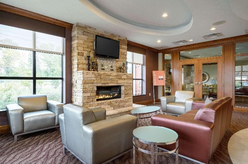 Comfort Inn & Suites 4