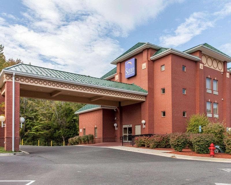 Sleep Inn & Suites Upper Marlboro near Andrews 3