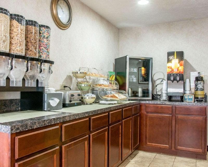 Quality Inn Hudsonville photo 1
