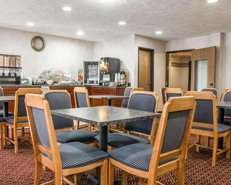Quality Inn Hudsonville 5