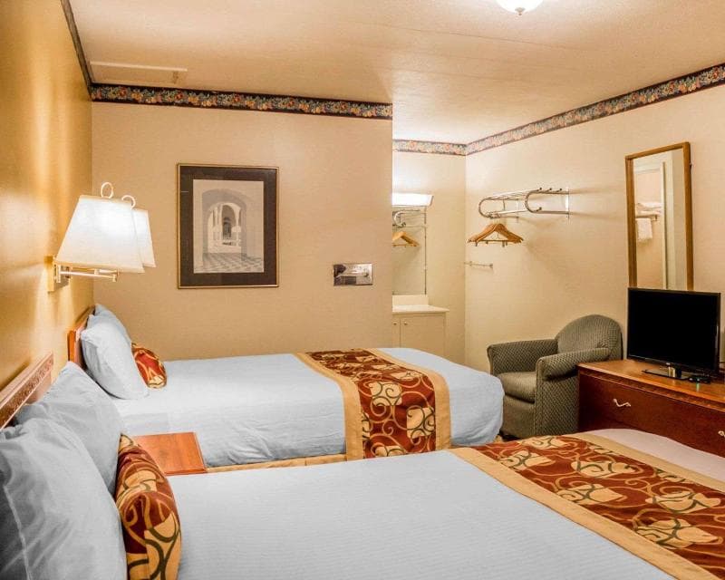 Rodeway Inn Kalkaska 5