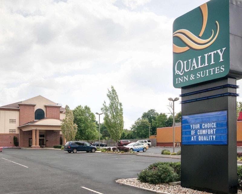 Quality Inn & Suites Niles 2