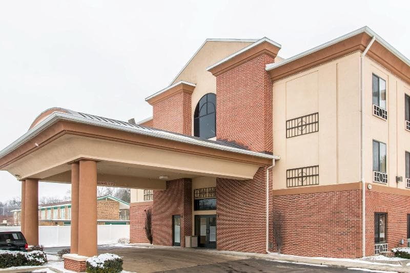Quality Inn & Suites Niles 4