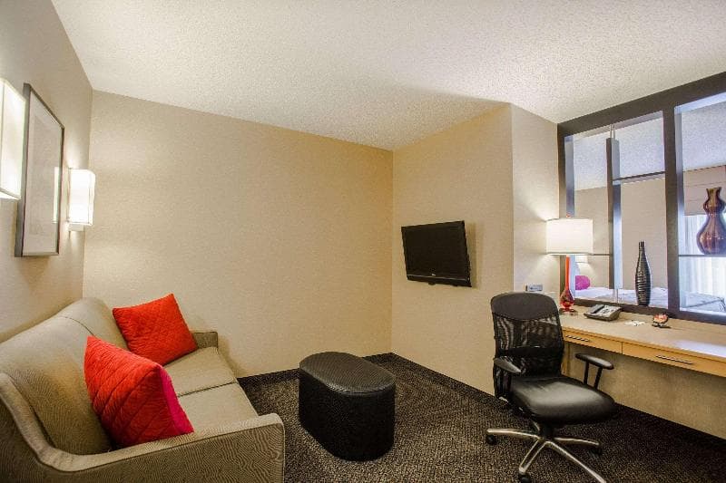 Cambria Suites Minneapolis 3
