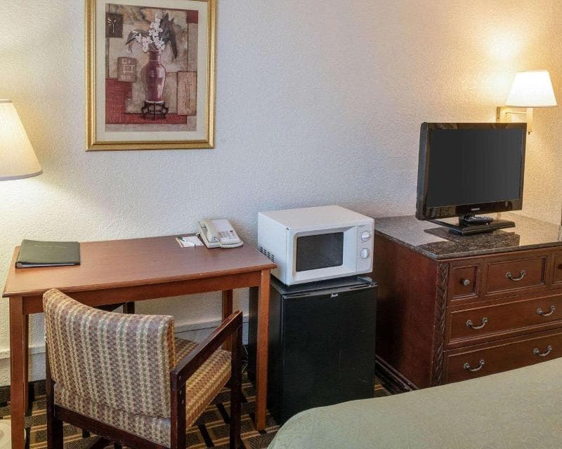 Quality Inn 3