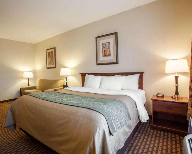 Comfort Inn And Suites Harrisonville 4