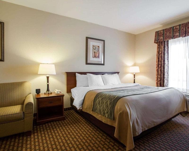 Comfort Inn And Suites Harrisonville 5