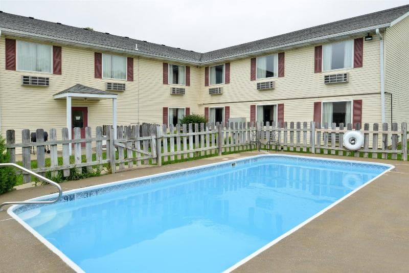 Americas Best Value Inn Knob Noster 2