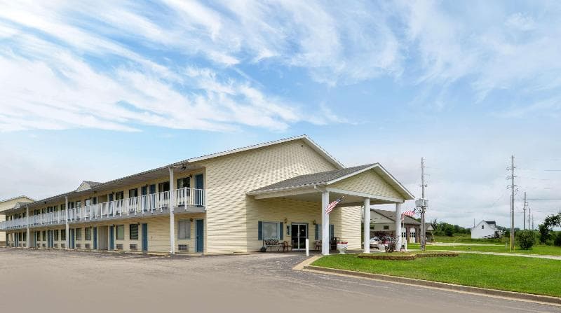 Americas Best Value Inn Knob Noster 4