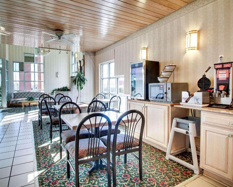 Comfort Inn 3