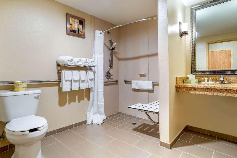 Comfort Suites Gulfport 3