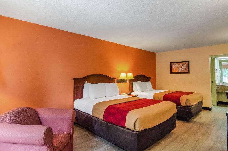 Econo Lodge Inn & Suites Gulfport photo 1