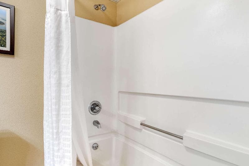 Comfort Inn Pearl 4