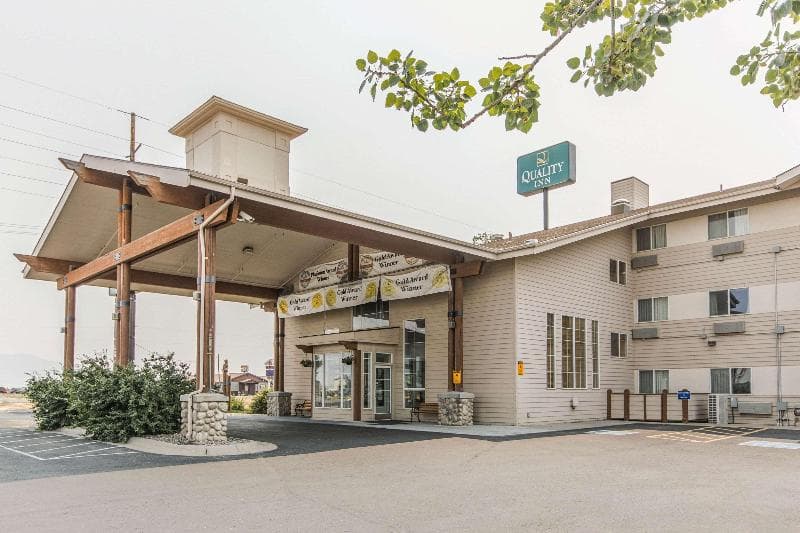 Quality Inn Belgrade 4