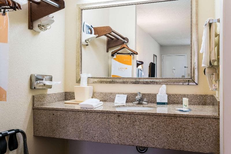Quality Inn North Battleboro 2